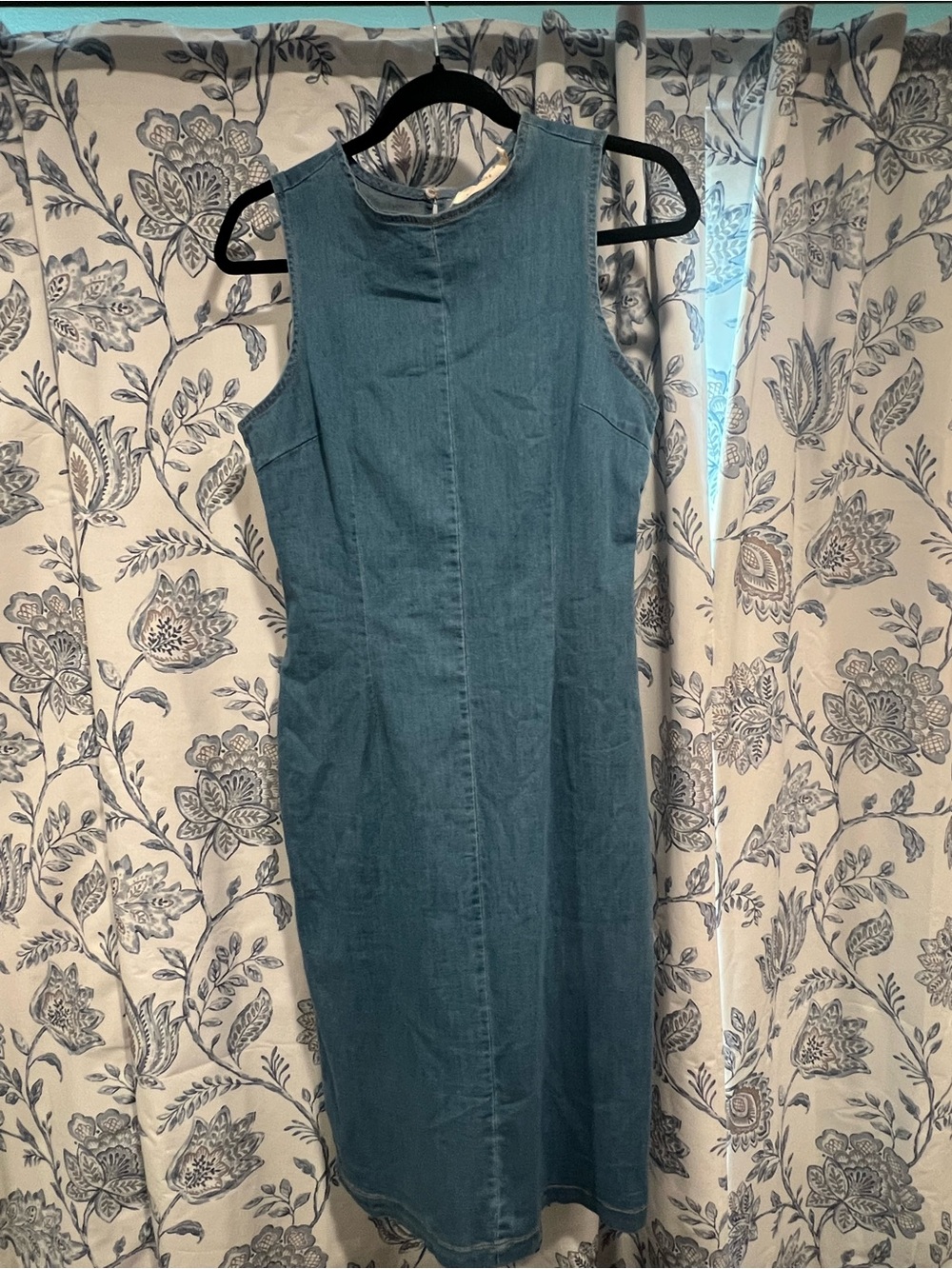 Ellison Sleeveless Denim Midi Dress in Blue